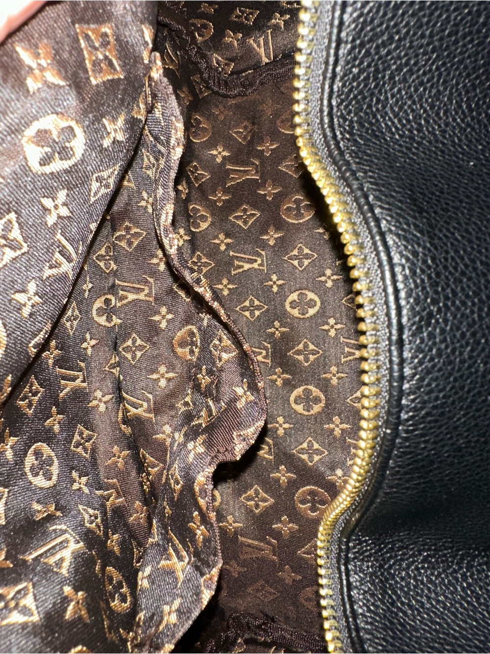 Black Leather Crossbody Bag - Black. Not authentic - Picture 9 of 12